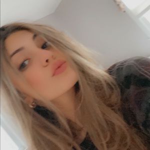 Meet your Posher, Nikki